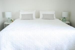 Bell View House -Fireplace- Base of Blue Mountains