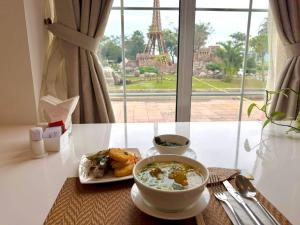 Golden Bay corner suite 2 bedroom 85m2 Free airport pick up