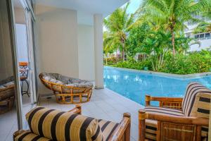 Garden View 1BR Condo & Pool NR Beaches & Dining