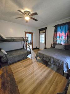 Lonetree Country Corner