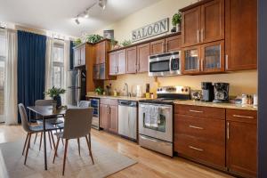 Fourth Street Suite - Garage - Kitchen