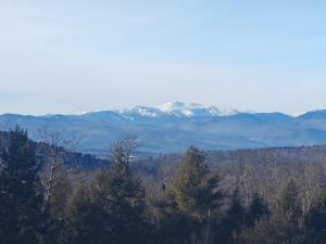 Beautiful Bridgton Apartment