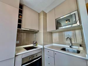 Hermoso depto estudio frente a Mall Plaza Egaña