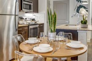 Spacious 1B with Pool Near Legacy West Frisco