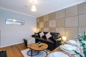 2BR House By Eason Stays Short Lets Wythenshawe