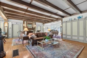 Governors Mansion on the Hudson - Saratoga Riverside Estate