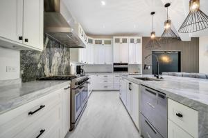 #Marbella Lane - Grand 5BR Oasis Villa Getaway