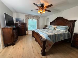 Newly Opened Just in Time For Artemis II 3BR 2 BA Home Sleeps 6 North Titusville