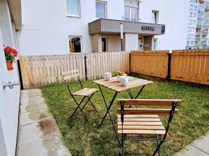 LIVE INN 2-bedroom apartment with Private Garden, Parking, Gym, Game room LG