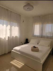 Fully furnished 2 bedroom appart