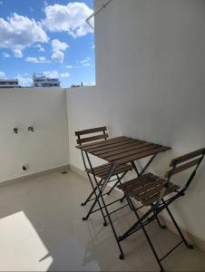 Fully furnished 2 bedroom appart