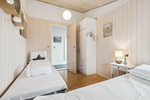 Lovely Bright Cottage Near Karrebæksminde