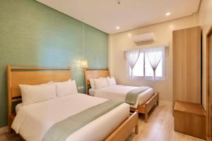 Alesea Baroro, La Union, Private Modern Villa with Pool, Jacuzzi, Beachfront View