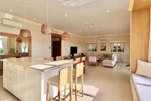 Alesea Baroro, La Union, Private Modern Villa with Pool, Jacuzzi, Beachfront View