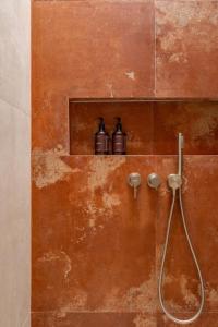 New 2BR Tropical Industrial Villa - 4 min to finns