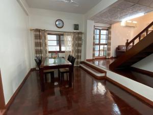 Beautiful 2 story newly renovated bungalow house