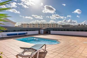 Villa La Perla - Cliffside Retreat