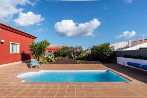 Villa La Perla - Cliffside Retreat