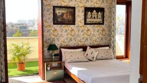 Flora A rooftop with serenity and peace