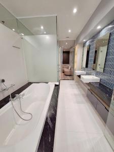 Lucky Residence Suites Apartment