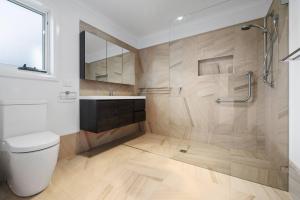 NEW 2 bed, 2 bath - spacious & stylish Cottage