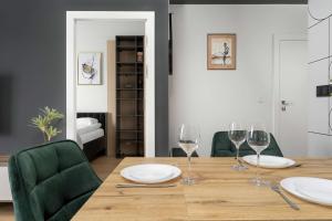 Bright Apartment Długa in Wrocław with Air Conditioning by Noclegi Renters