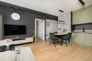 Bright Apartment Długa in Wrocław with Air Conditioning by Noclegi Renters