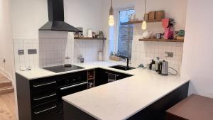 Charming Victorian Flat in Chiswick