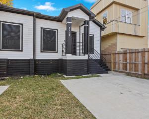 Luxurious Apartment In Houston