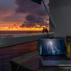 Balcony to the Horizon