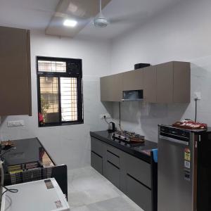 VP STAYS Luxury 1-BHK in Vile Parle West