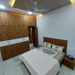 VP STAYS Luxury 1-BHK in Vile Parle West