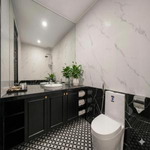 The Elegant Boutique - Hue