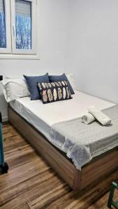 Passive House con piscina y jardín privado