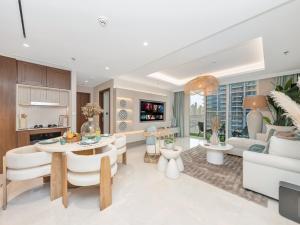 Palm and Marina Views in NEW Palace Beach Residence