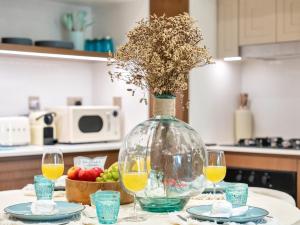 Palm and Marina Views in NEW Palace Beach Residence