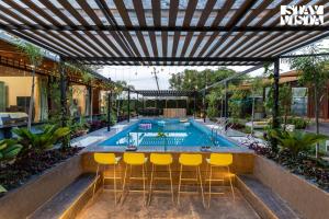 StayVista at Verdant with Pool & Lawn