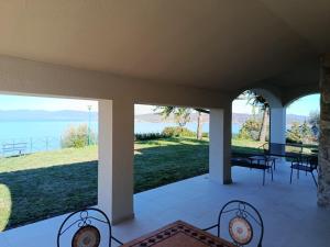Villa Melissa with a pool in the tranquility of the hills with a view of Lake Trasimeno