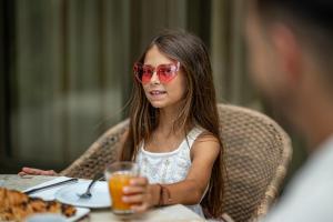 HVD Lotos Hotel - Private Beach & Free Parking