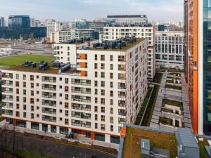 Towarowa Square, Sun & Snow