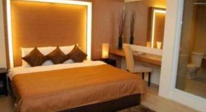 The Ritz Hotel at Garden Oases