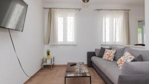 Holiday Home VIKK in Makarska by Villas Guide