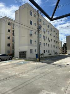 Apartamento ou quarto compartilhado - 7 minutos do AEROPORTO com Piscina