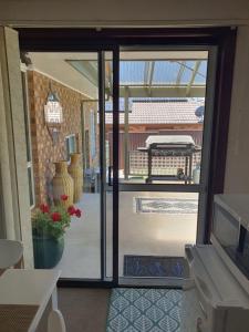 The Junction Estate COOL CALM COZY A Home N Host Property