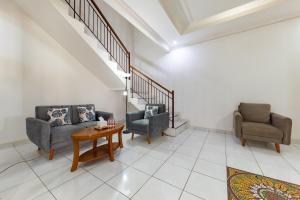 RedDoorz Plus near Universitas Maranatha Bandung 2