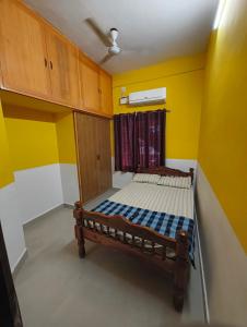 Yellow home stay