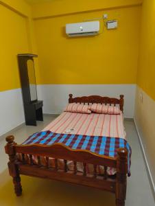 Yellow home stay