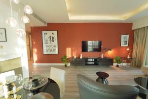 Stylish 2BR Paramount Tower D