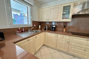 Bright apartment in Mandelieu close to the sea