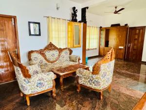 Macaw homestay villa